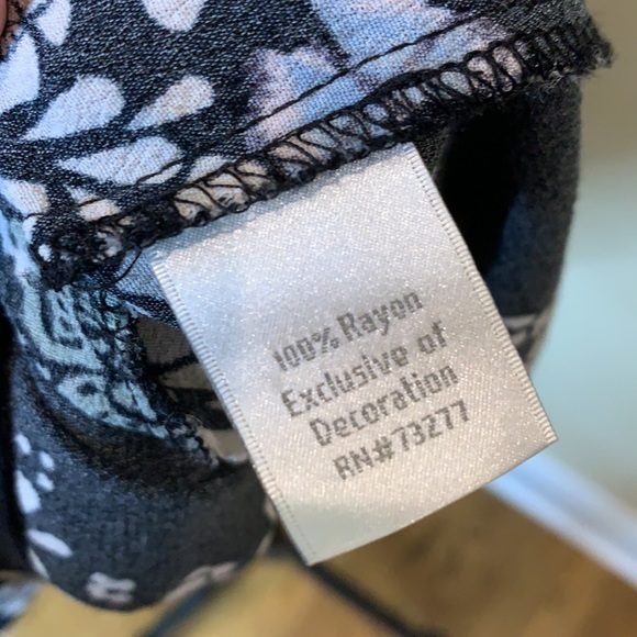 LC Lauren Conrad high low hem floral top - Picture 6 of 10